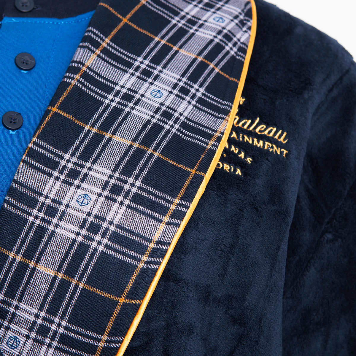 Lavish Chateau Bathrobe - Image 10