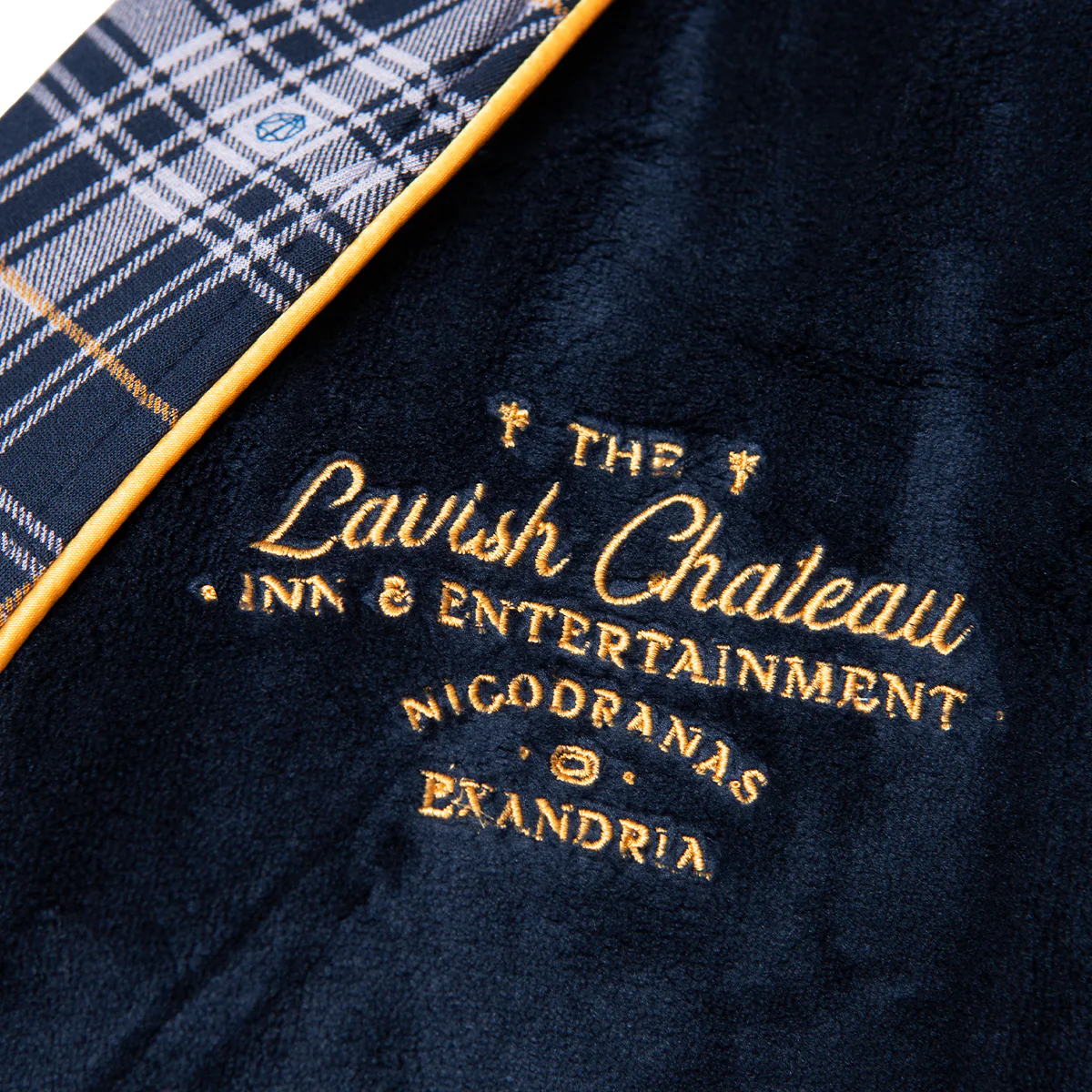 Lavish Chateau Bathrobe - Image 15